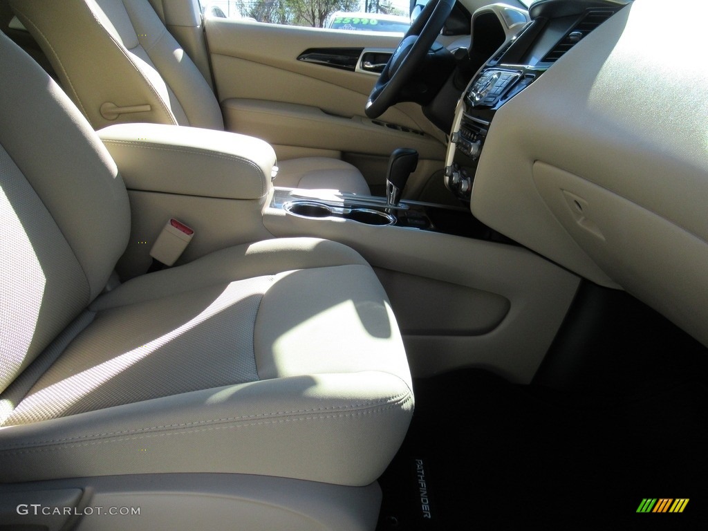 2018 Pathfinder SV - Pearl White / Almond photo #13