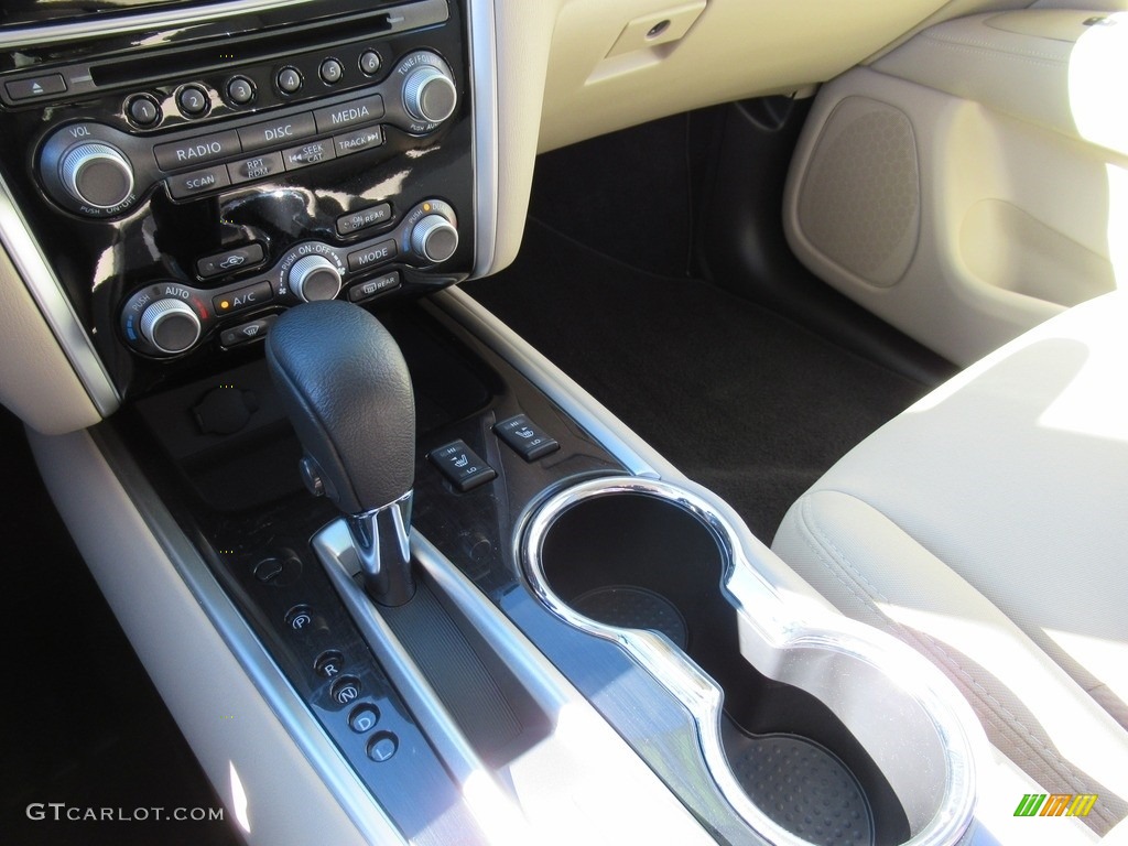 2018 Pathfinder SV - Pearl White / Almond photo #19