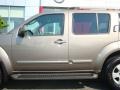 Granite Metallic - Pathfinder SE 4x4 Photo No. 16