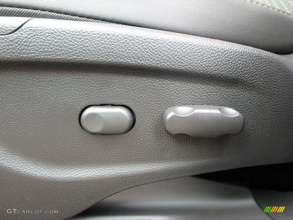 2019 Encore Preferred - Deep Azure Metallic / Ebony photo #15