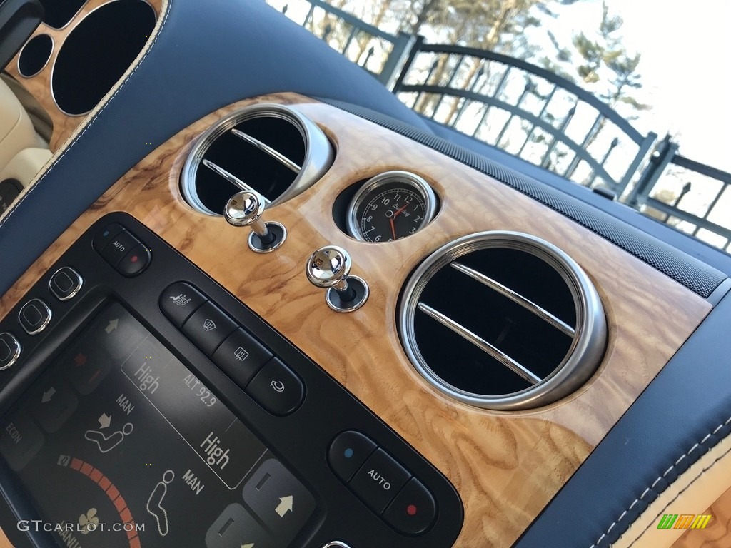 2007 Bentley Continental GT Standard Continental GT Model Controls Photo #131288487