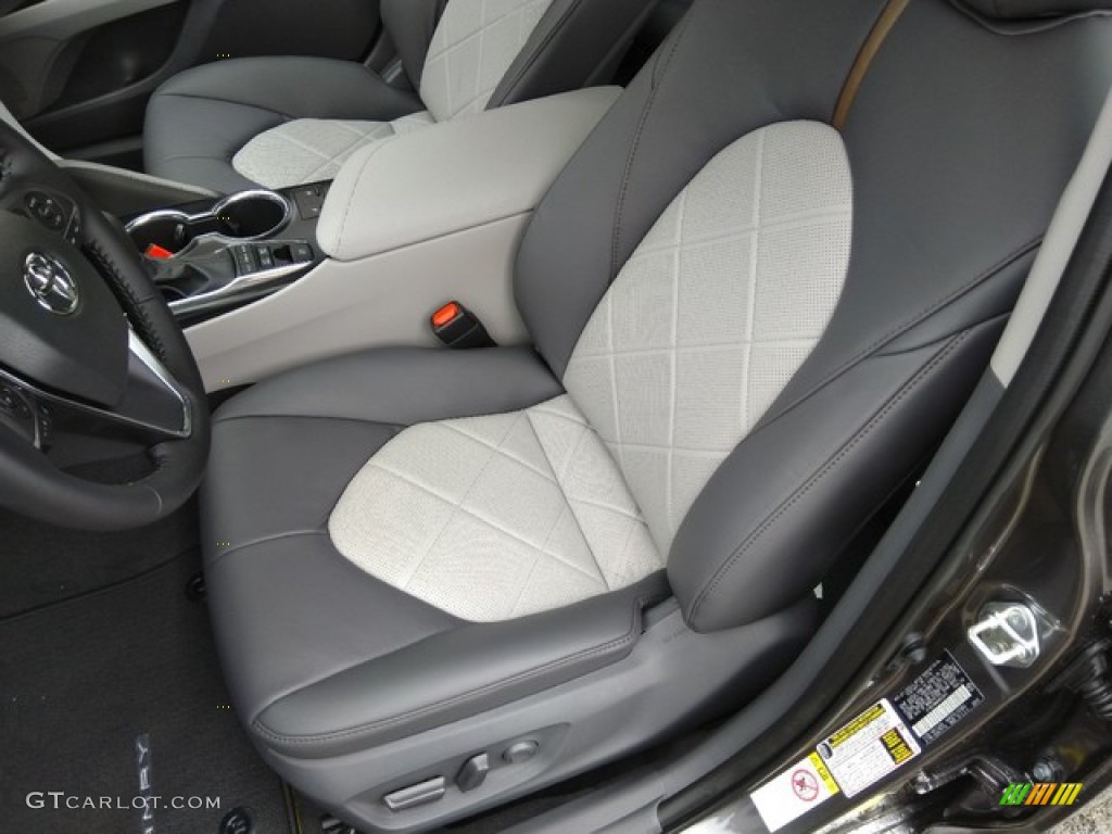 2019 Camry Hybrid SE - Predawn Gray Mica / Ash photo #13