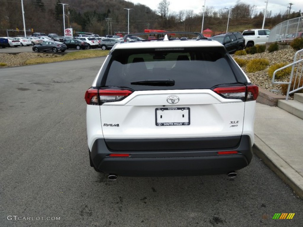2019 RAV4 XLE AWD - Super White / Black photo #4