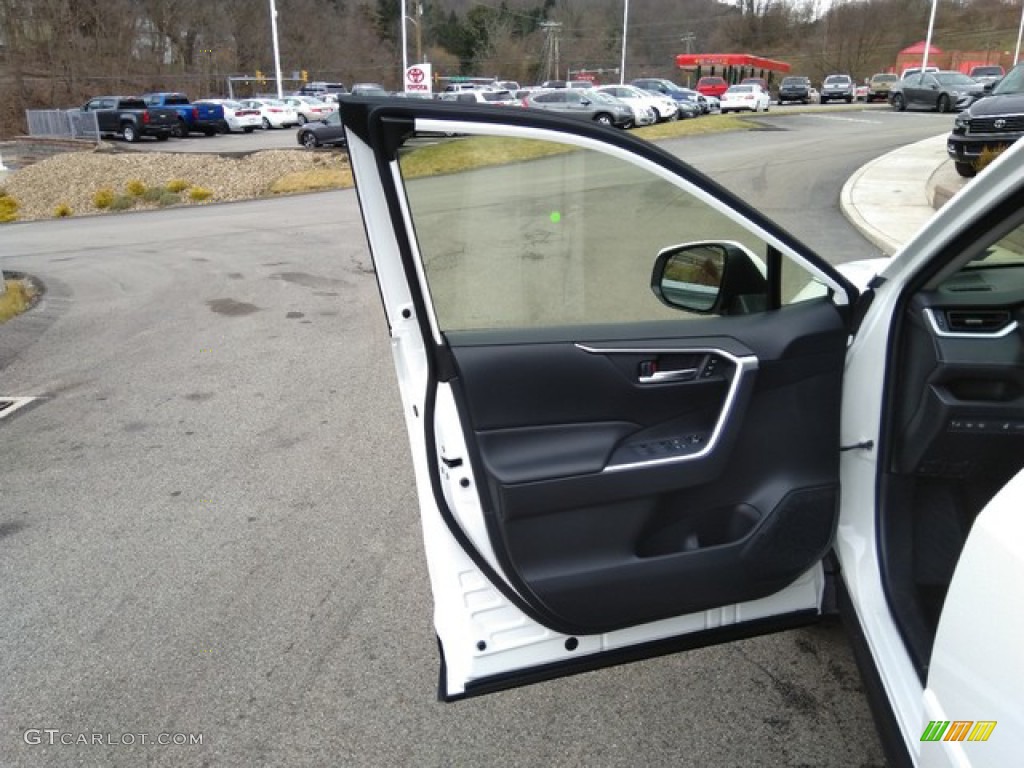 2019 RAV4 XLE AWD - Super White / Black photo #10