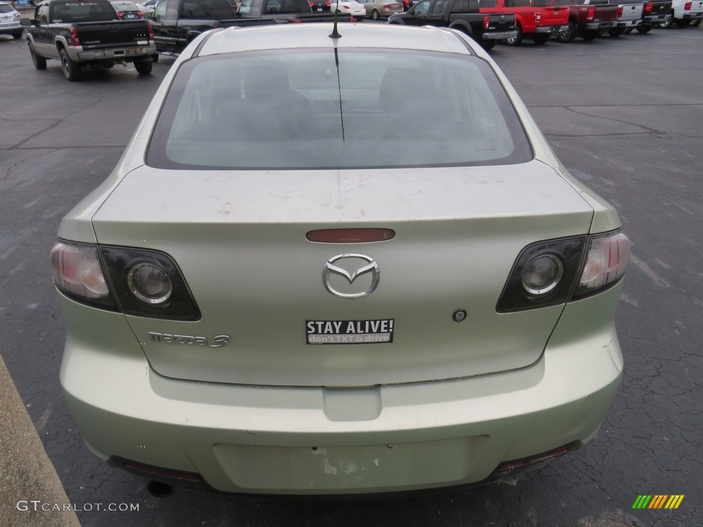 2009 MAZDA3 i Touring Sedan - Golden Sand Metallic / Black photo #13