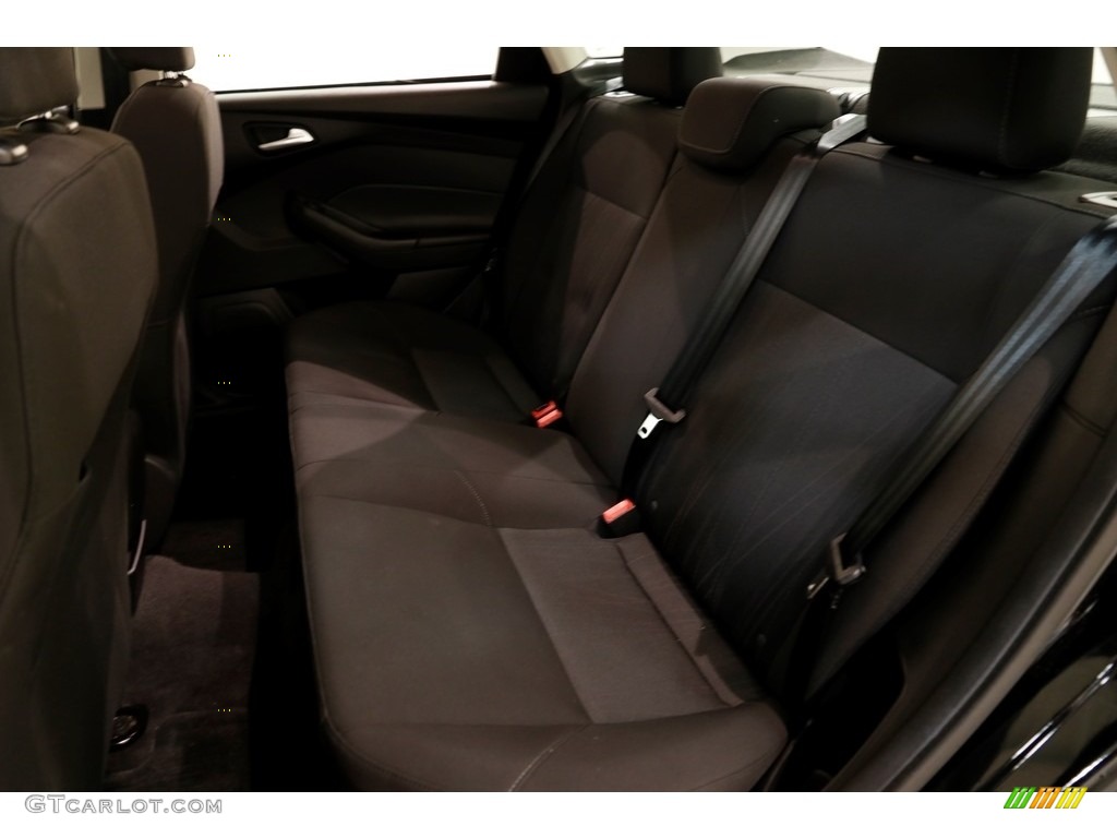 2016 Focus SE Sedan - Shadow Black / Charcoal Black photo #15