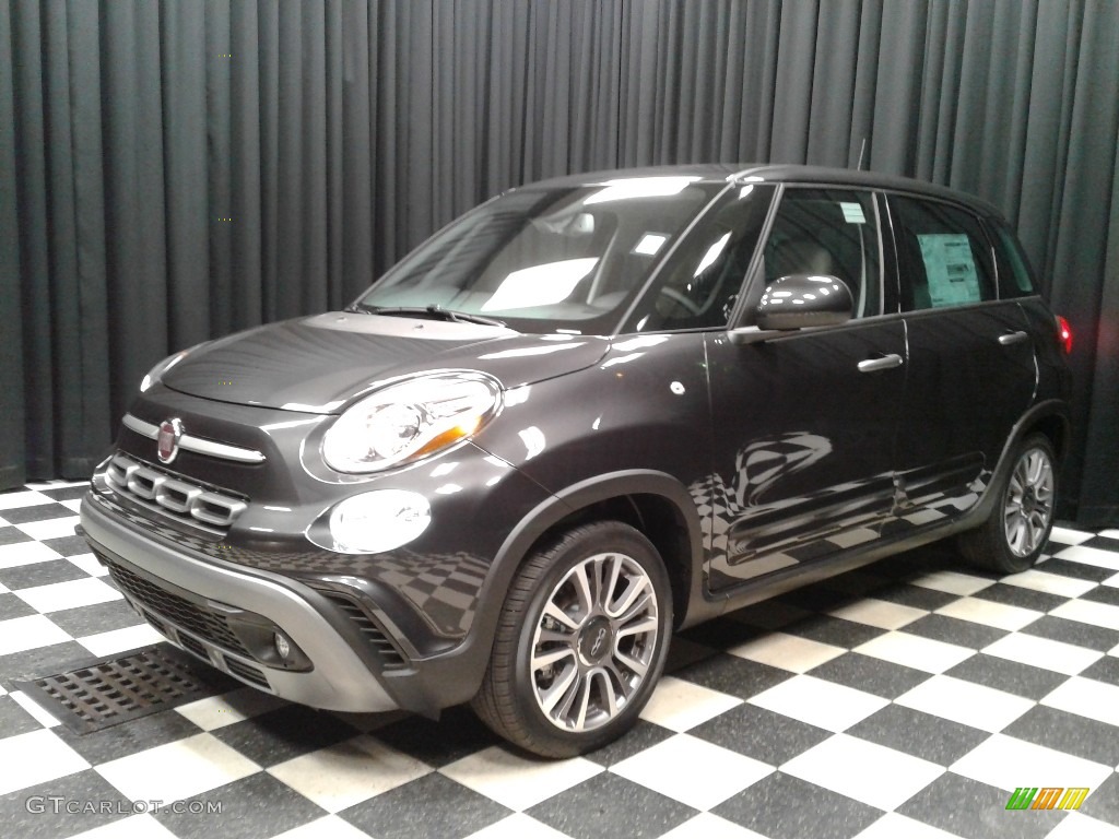 2019 Fiat 500L Trekking Exterior Photos
