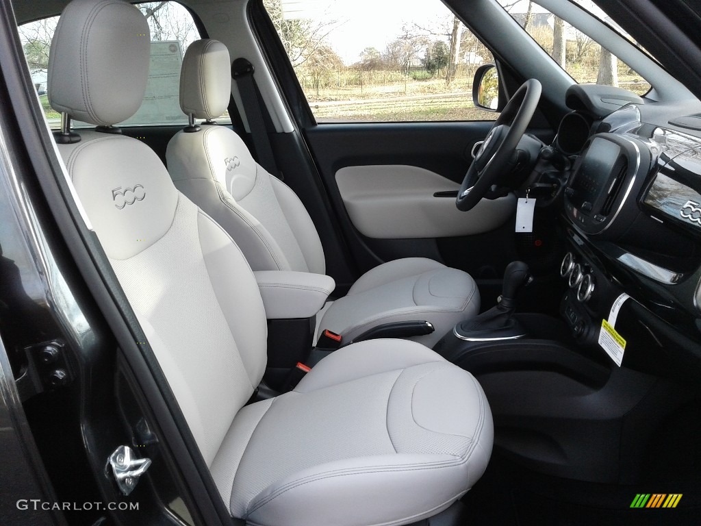 2019 Fiat 500L Trekking Front Seat Photos