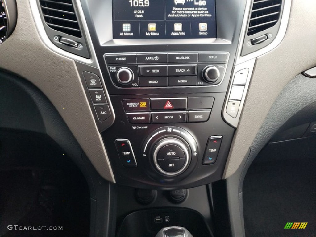 2019 Hyundai Santa Fe XL SE AWD Controls Photo #131315829