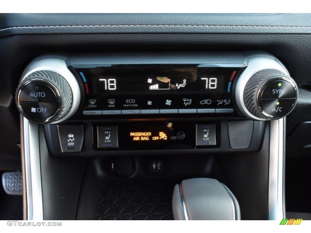 2019 Toyota RAV4 XLE AWD Controls Photo #131318492