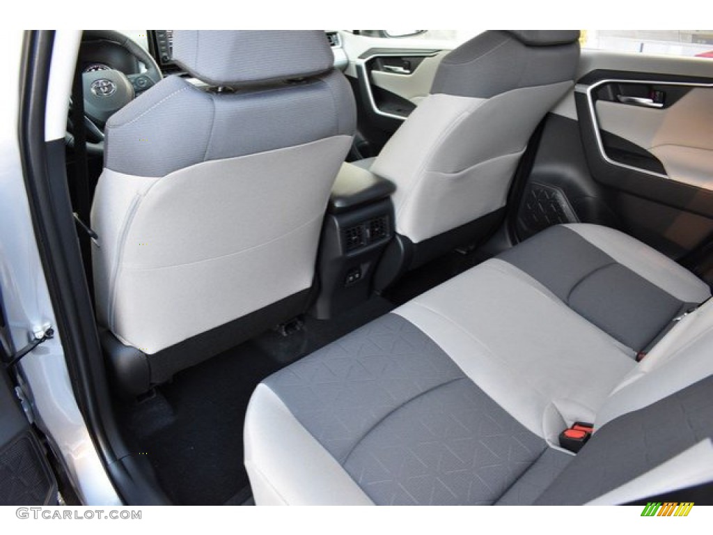 2019 RAV4 XLE AWD - Silver Sky Metallic / Light Gray photo #14