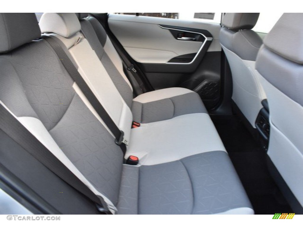 2019 RAV4 XLE AWD - Silver Sky Metallic / Light Gray photo #18