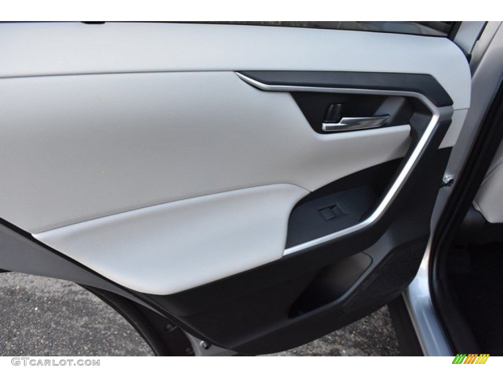 2019 RAV4 XLE AWD - Silver Sky Metallic / Light Gray photo #21