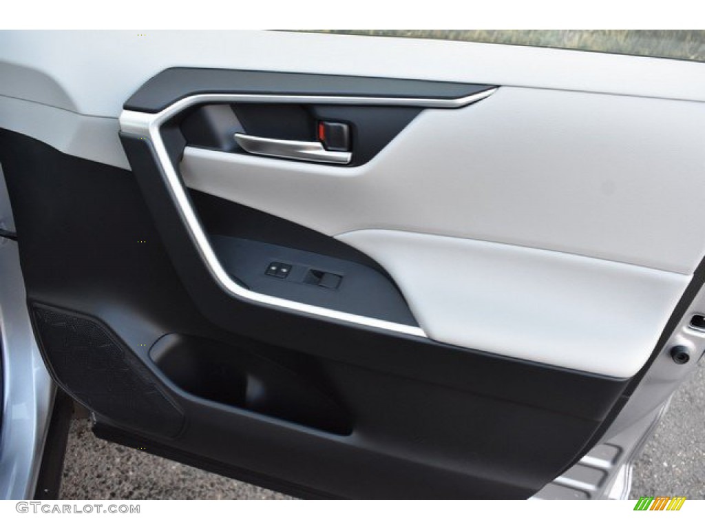2019 RAV4 XLE AWD - Silver Sky Metallic / Light Gray photo #22