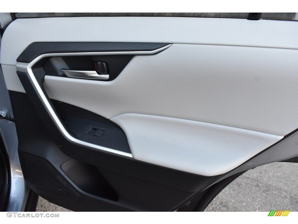 2019 RAV4 XLE AWD - Silver Sky Metallic / Light Gray photo #23