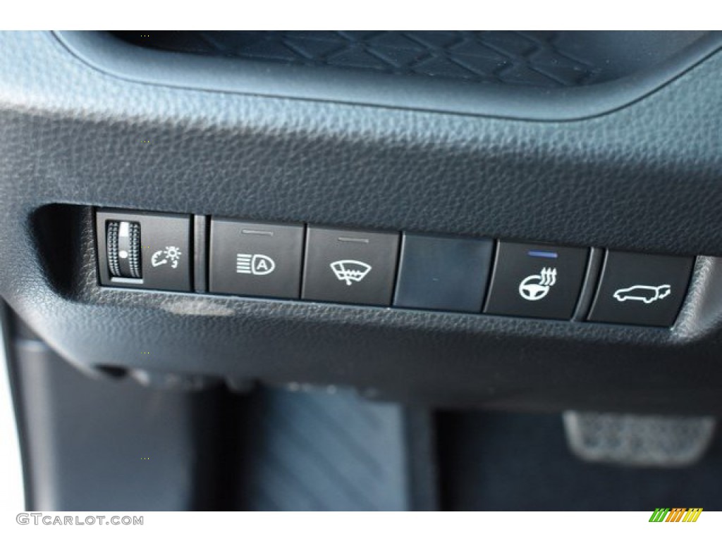 2019 RAV4 XLE AWD - Silver Sky Metallic / Light Gray photo #25