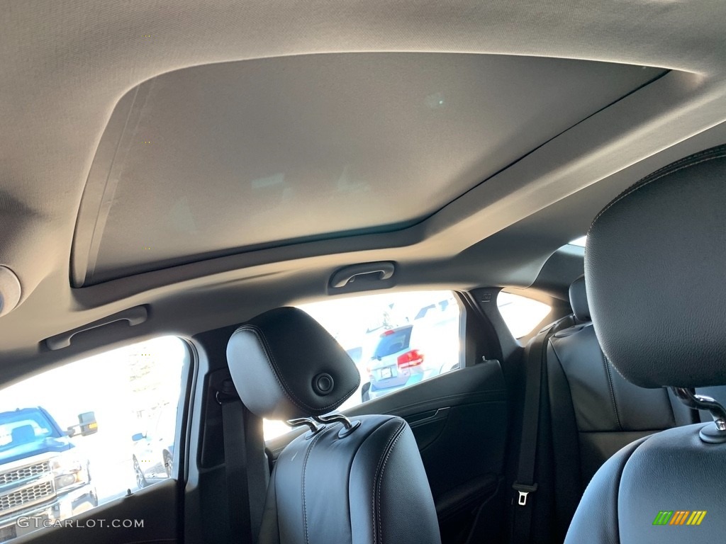 2019 Impala LT - Blue Velvet Metallic / Jet Black photo #19