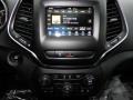 Sting-Gray - Cherokee Latitude Plus 4x4 Photo No. 20