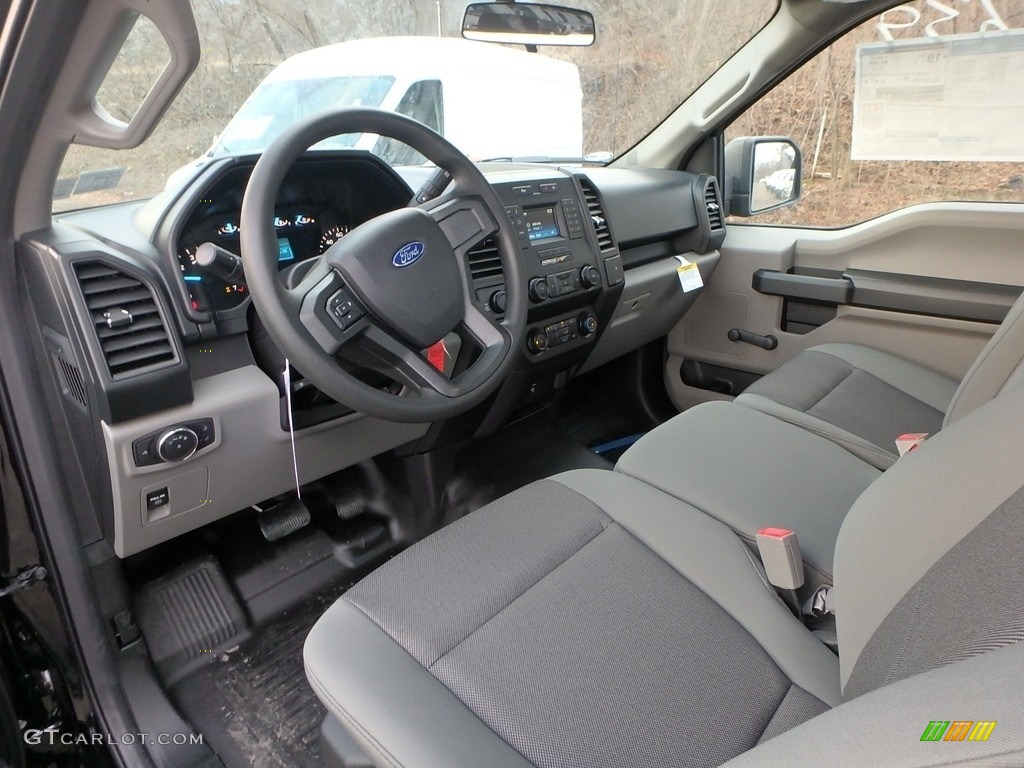 Earth Gray Interior 2019 Ford F150 XL Regular Cab 4x4 Photo #131326134