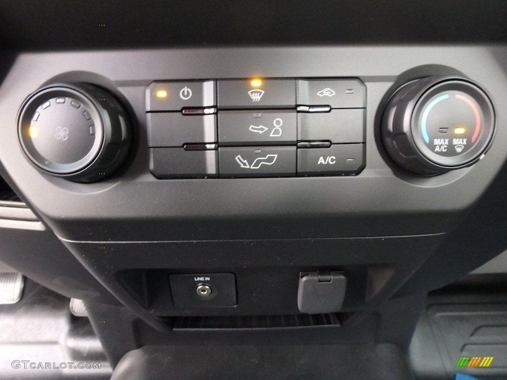 2019 Ford F150 XL Regular Cab 4x4 Controls Photo #131326239