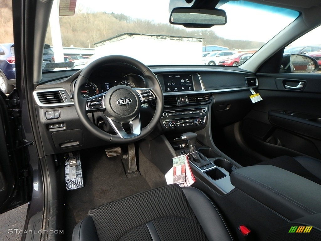 2019 Kia Optima S Dashboard Photos