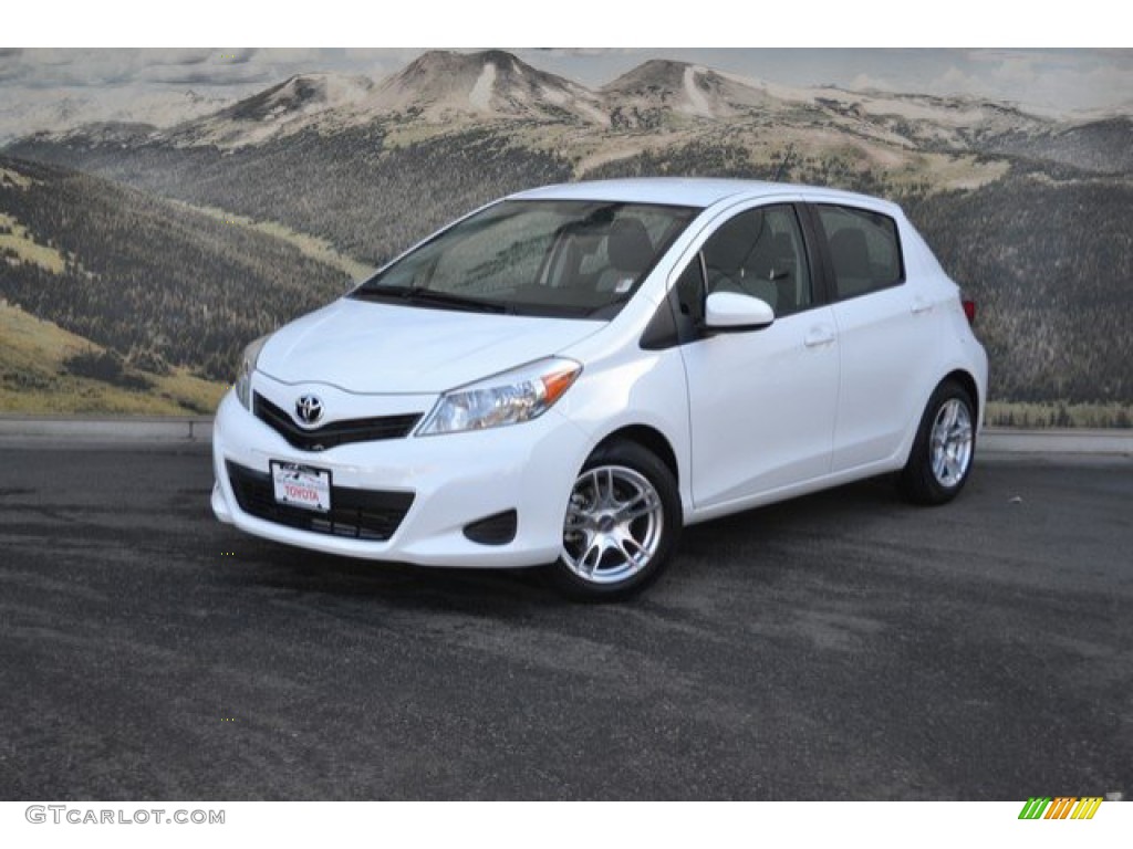 2012 Yaris L 5 Door - Super White / Ash Gray photo #5