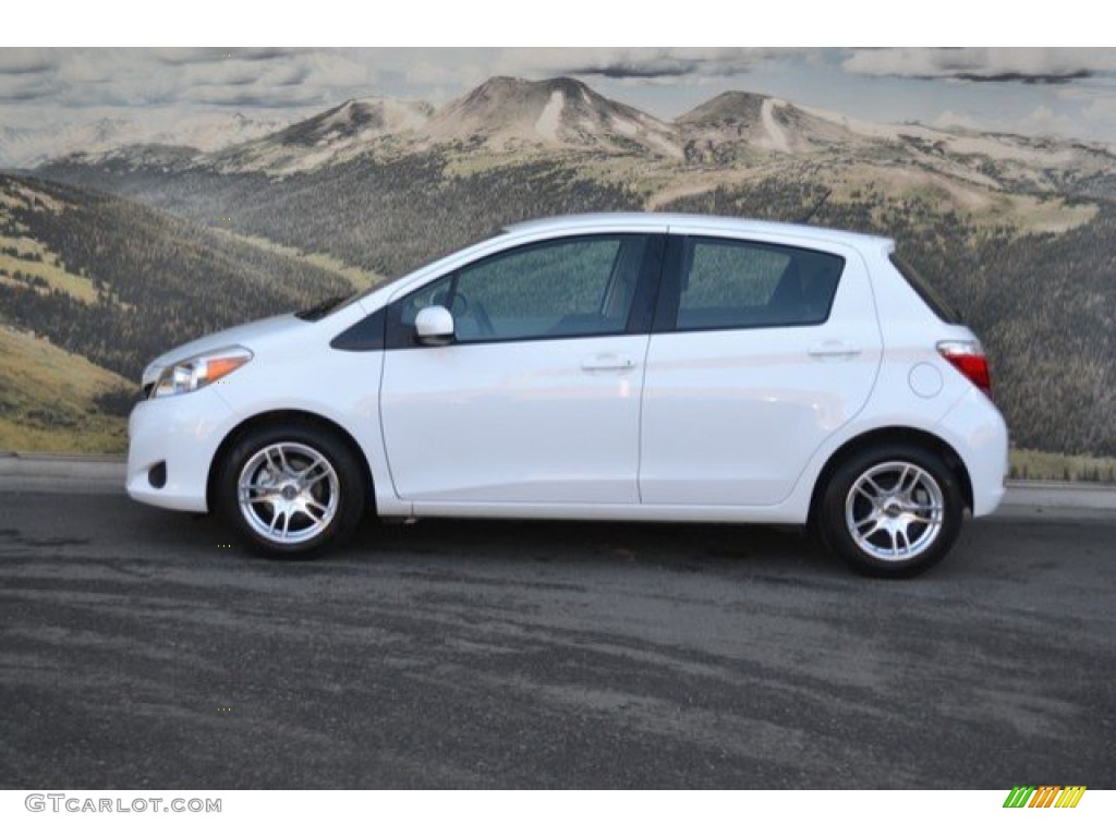 2012 Yaris L 5 Door - Super White / Ash Gray photo #6
