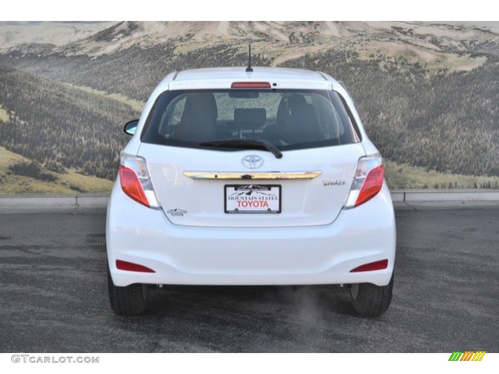 2012 Yaris L 5 Door - Super White / Ash Gray photo #9