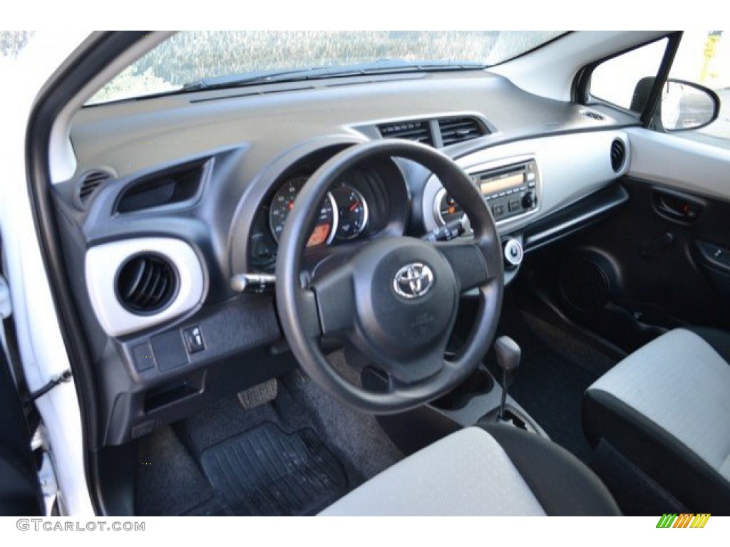 2012 Yaris L 5 Door - Super White / Ash Gray photo #10