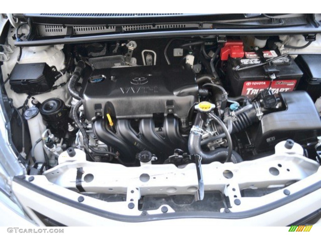 2012 Yaris L 5 Door - Super White / Ash Gray photo #27
