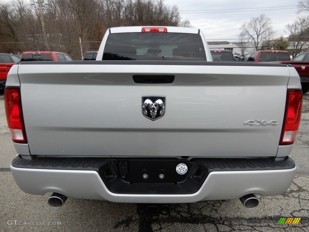 2019 1500 Classic Express Quad Cab 4x4 - Bright Silver Metallic / Black/Diesel Gray photo #4