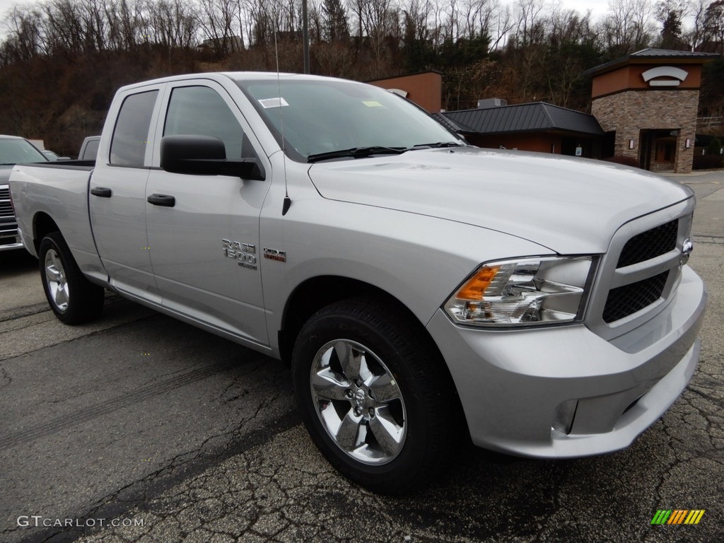 2019 1500 Classic Express Quad Cab 4x4 - Bright Silver Metallic / Black/Diesel Gray photo #8