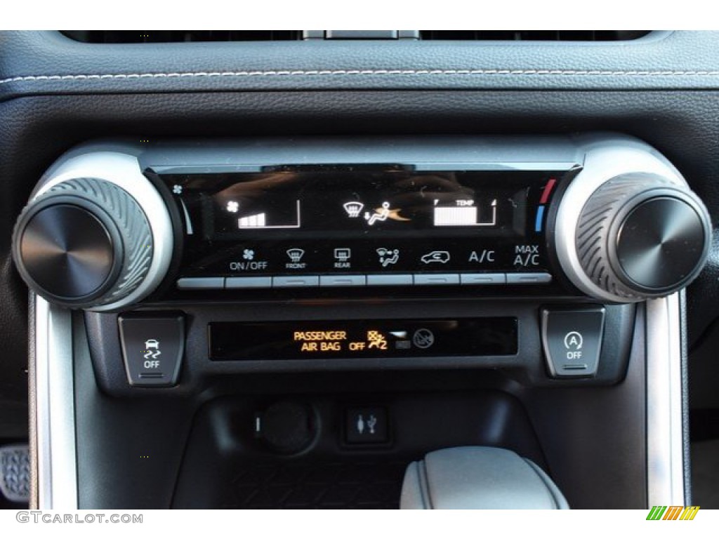 2019 Toyota RAV4 LE AWD Controls Photo #131337567