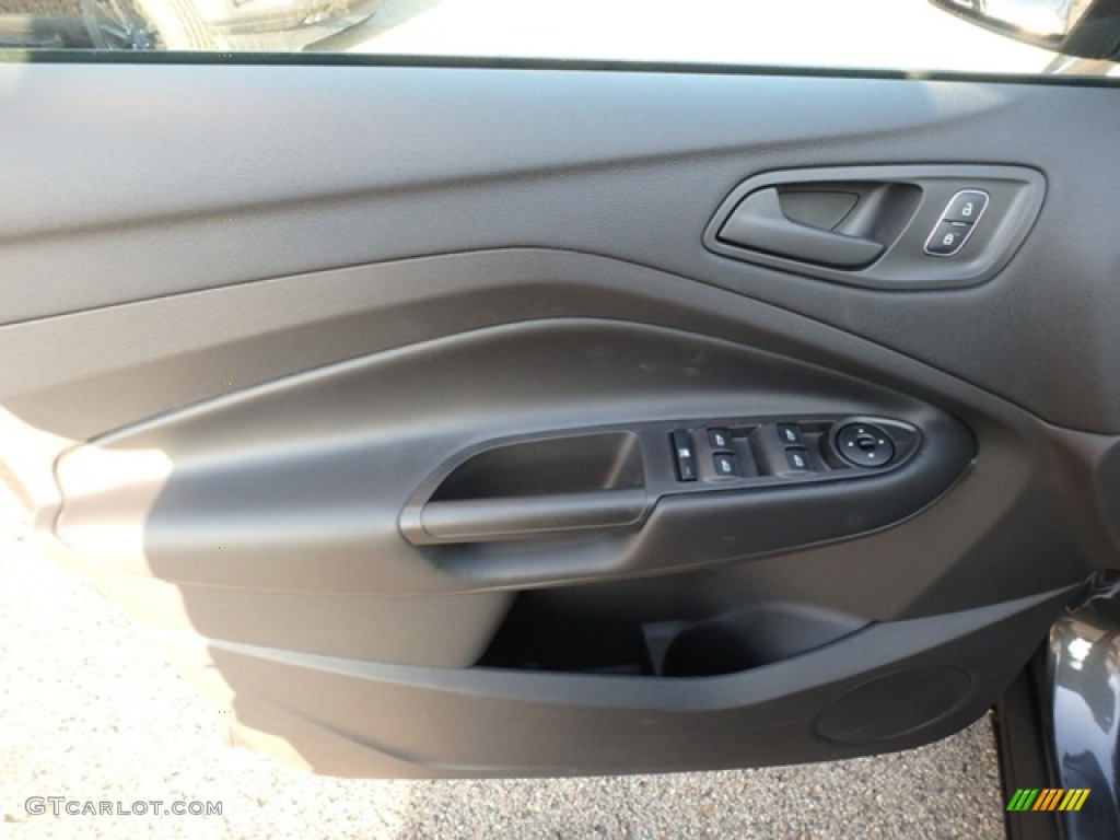 2019 Ford Escape S Door Panel Photos