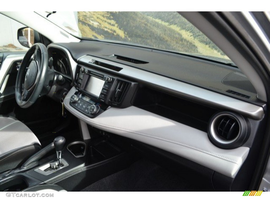 2016 RAV4 XLE AWD - Silver Sky Metallic / Ash photo #17