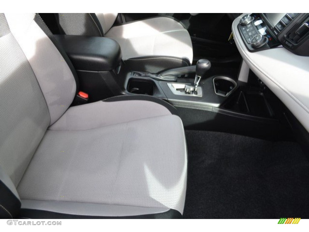 2016 RAV4 XLE AWD - Silver Sky Metallic / Ash photo #18