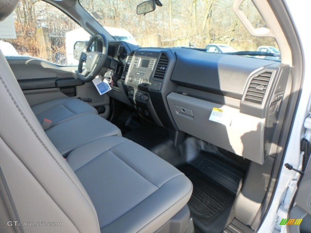 2019 F150 XL Regular Cab 4x4 - Oxford White / Earth Gray photo #2