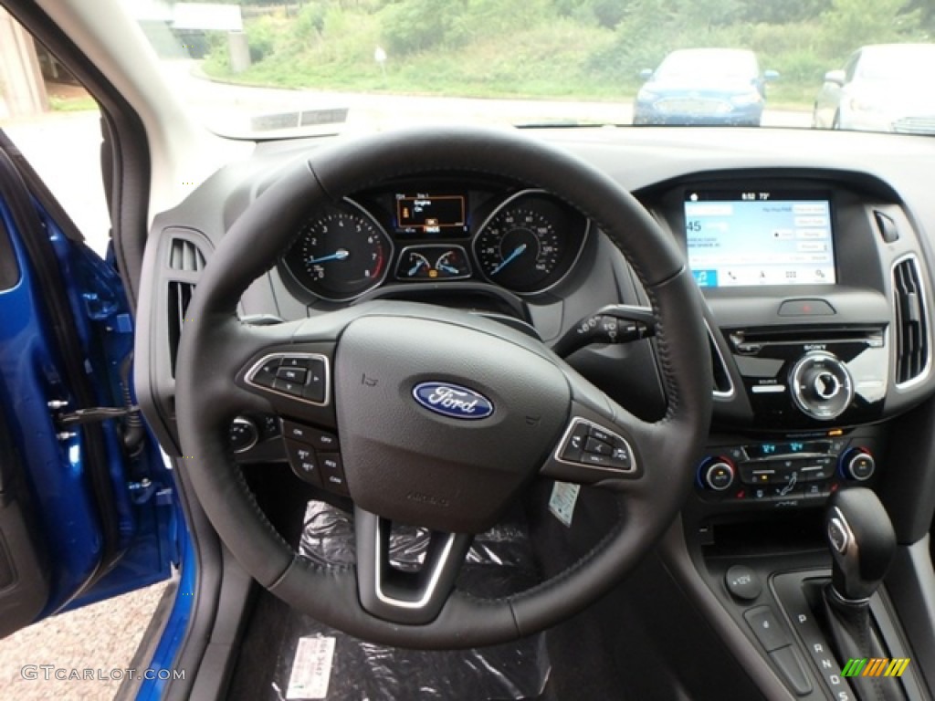2018 Focus SEL Hatch - Lightning Blue / Charcoal Black photo #17