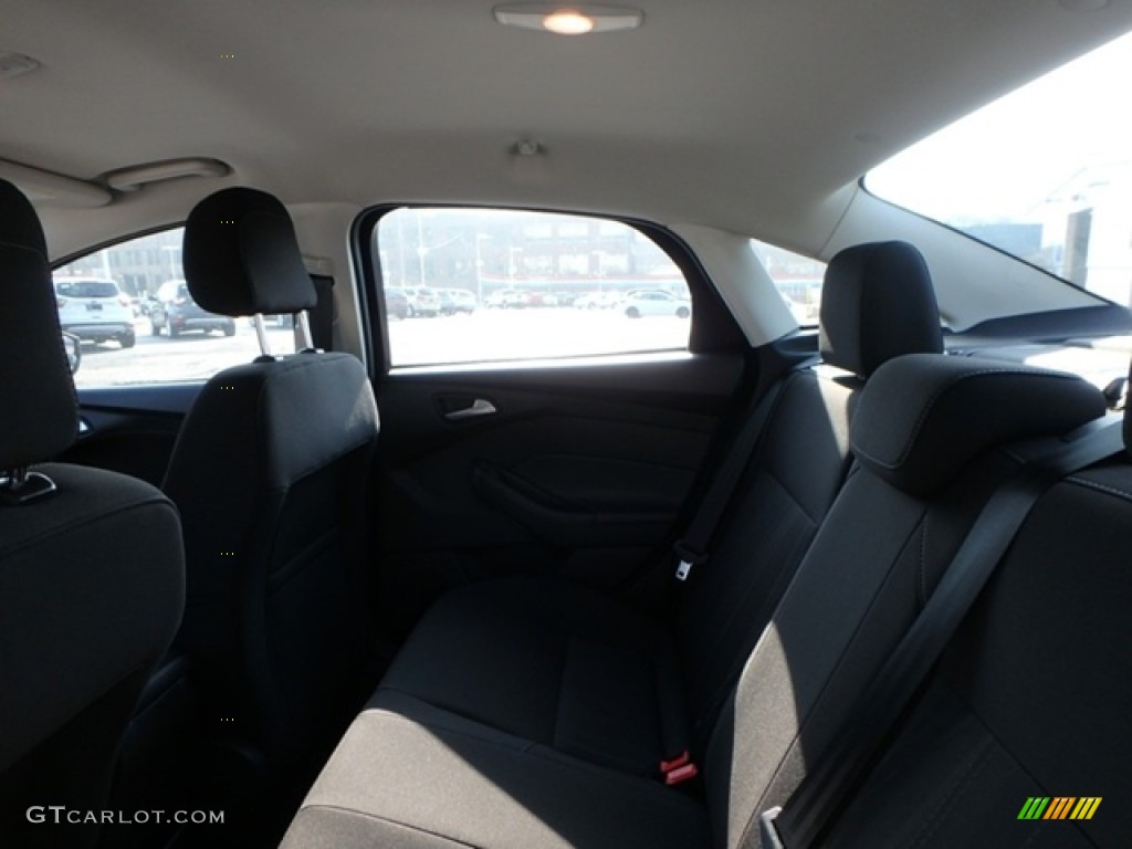 2018 Focus SE Sedan - Lightning Blue / Charcoal Black photo #11