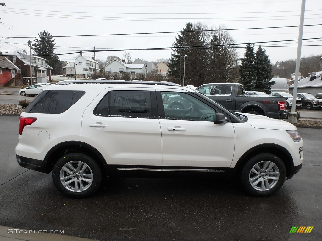 2019 Explorer XLT 4WD - Oxford White / Medium Black photo #4