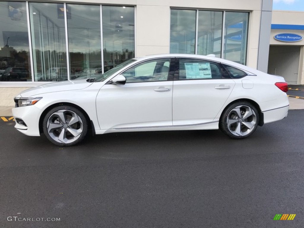 Platinum White Pearl 2019 Honda Accord Touring Sedan Exterior Photo #131346521