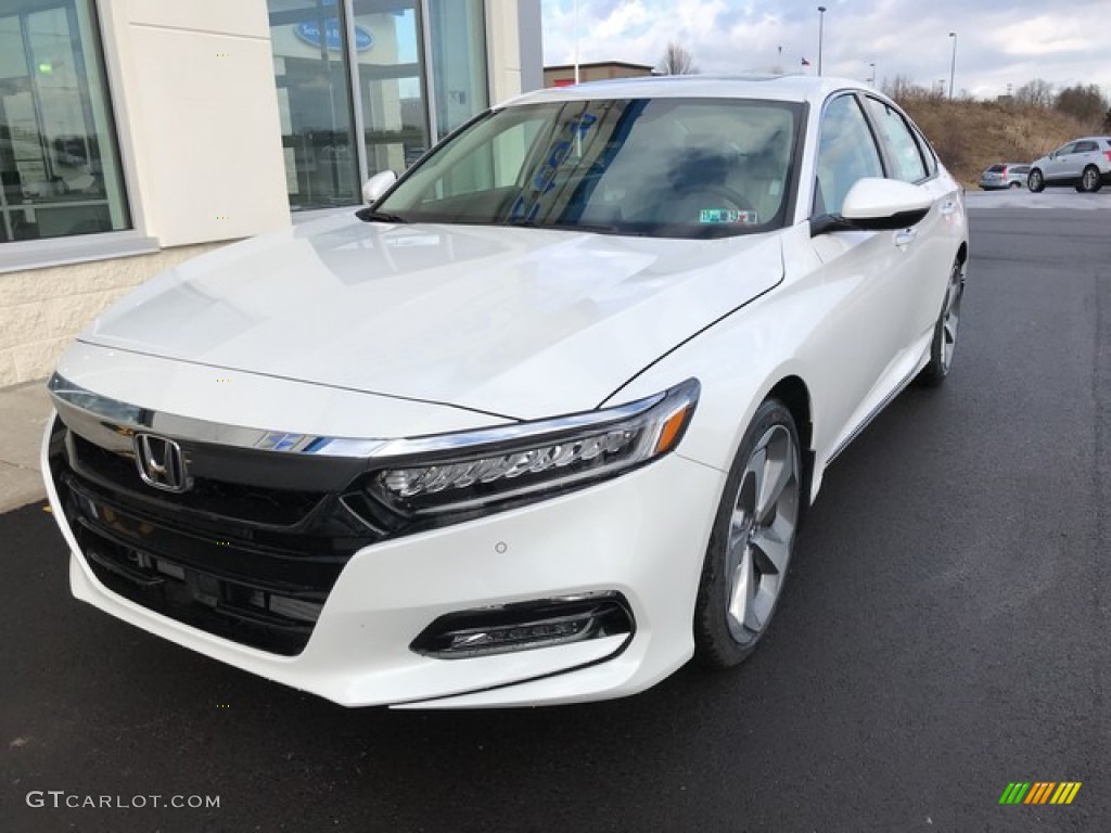 Platinum White Pearl 2019 Honda Accord Touring Sedan Exterior Photo #131346533