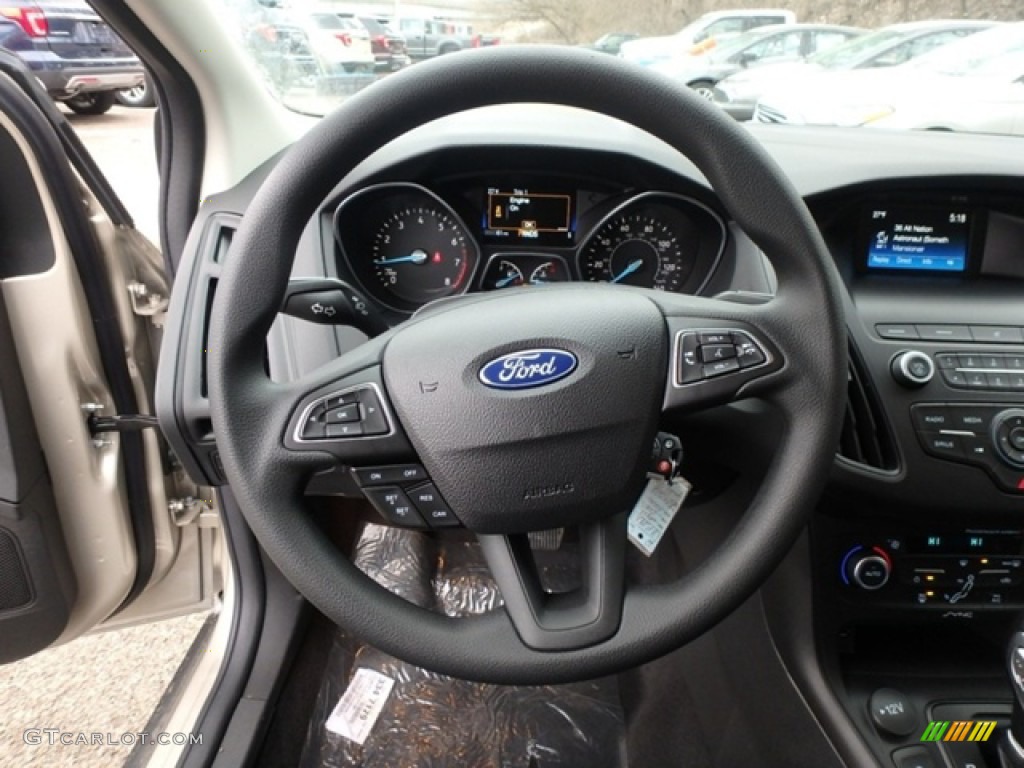2018 Focus SE Sedan - White Gold / Charcoal Black photo #15