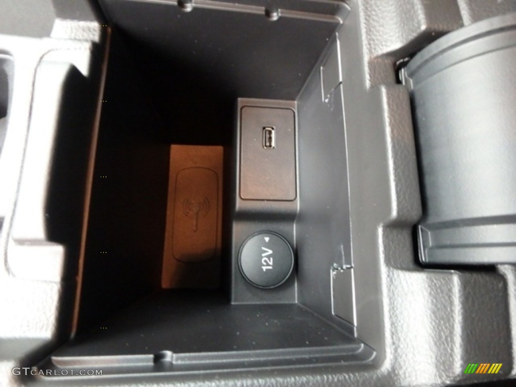 2018 Focus SE Sedan - White Gold / Charcoal Black photo #20