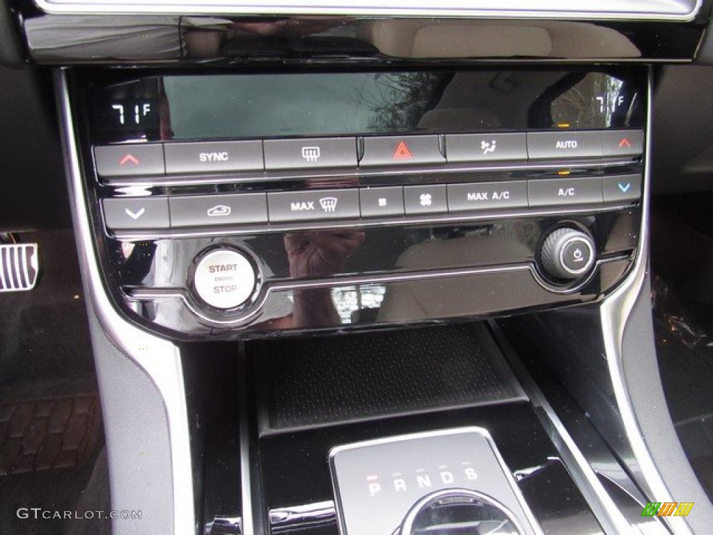 2019 Jaguar XE Premium AWD Controls Photo #131355920