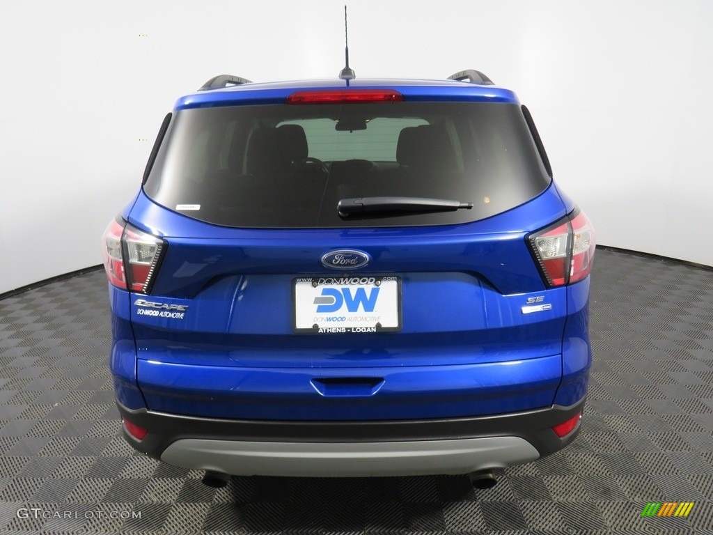 2018 Escape SE 4WD - Lightning Blue / Charcoal Black photo #17