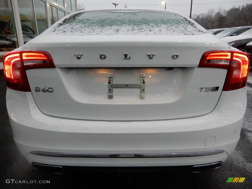 2018 S60 T5 AWD - Ice White / Beige photo #4