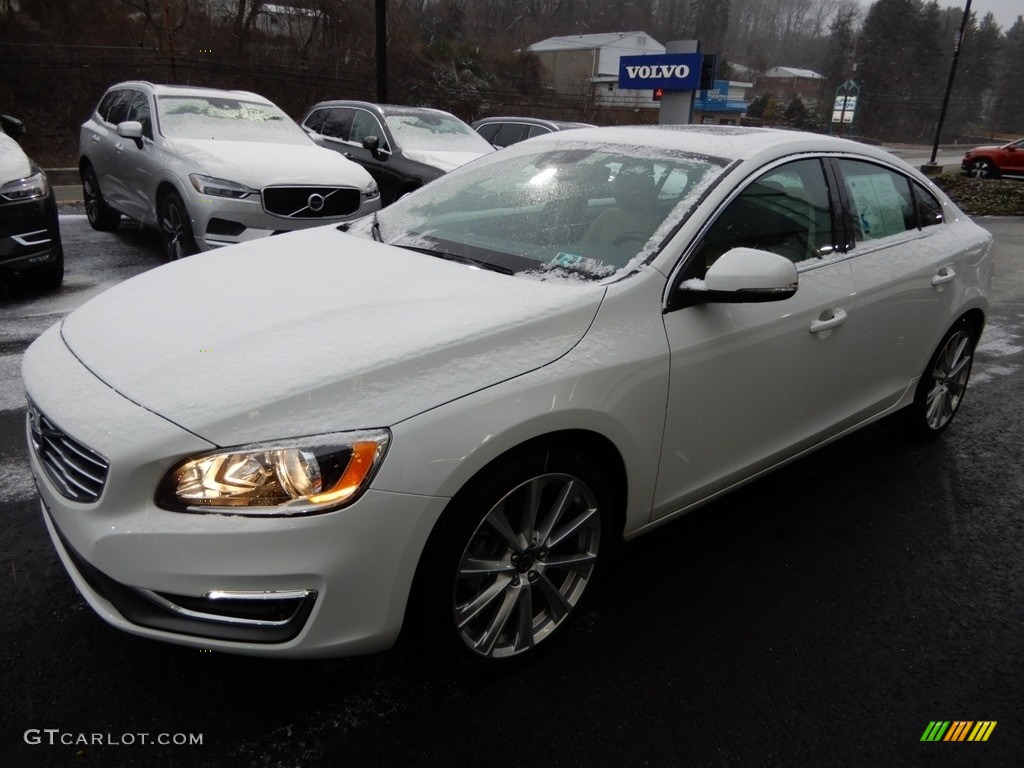 2018 S60 T5 AWD - Ice White / Beige photo #7
