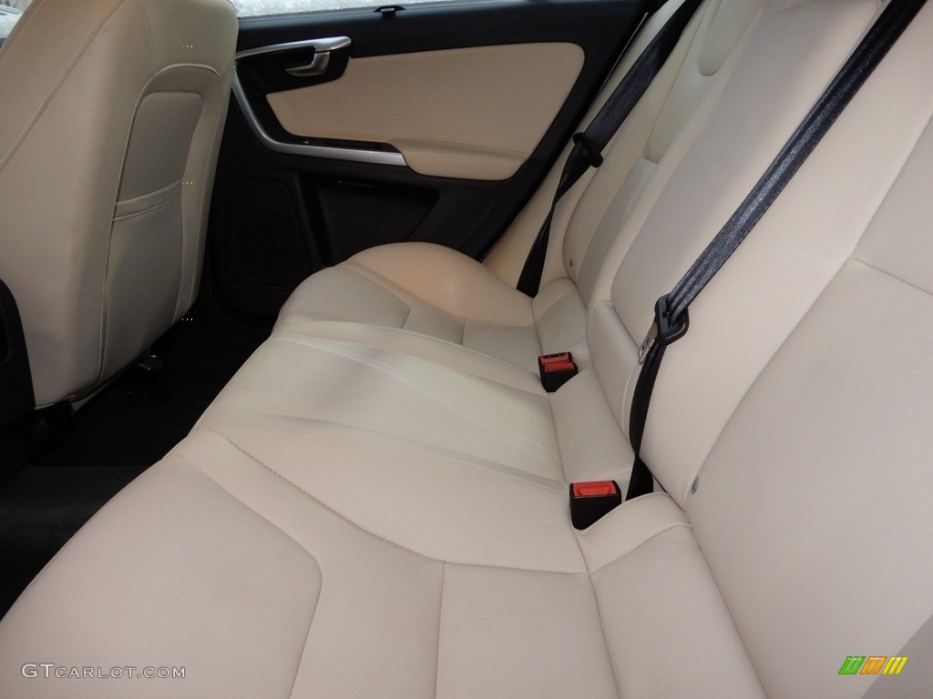 2018 S60 T5 AWD - Ice White / Beige photo #12