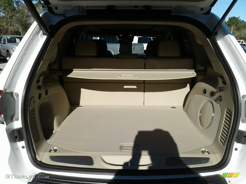 2019 Jeep Grand Cherokee Overland 4x4 Trunk Photos
